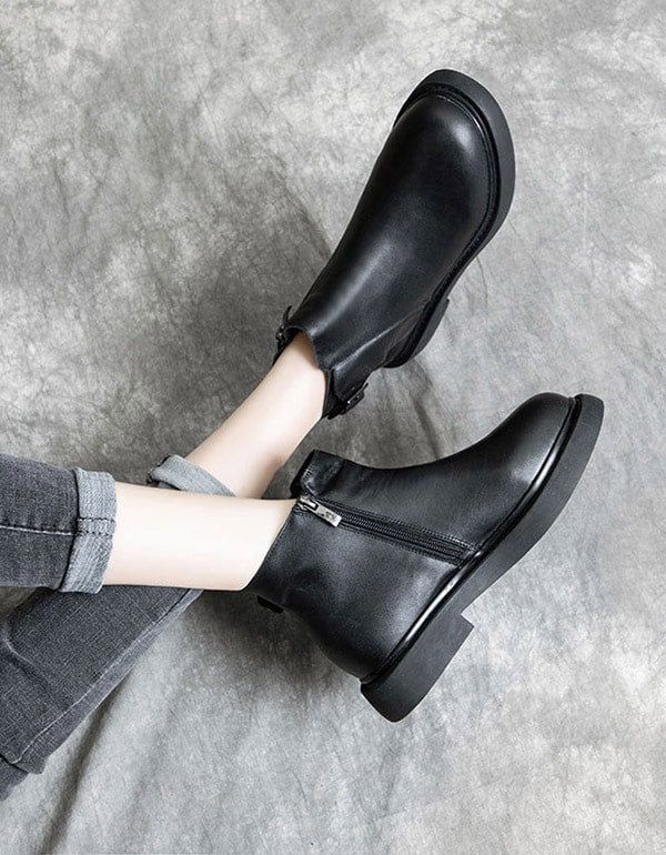 Bottes Noires À Talons Épais En Cuir Rétro