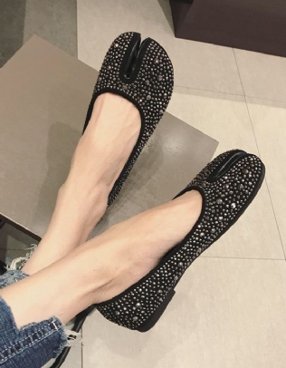 Chaussures À Ressort En Daim À Bout Fendu Et Diamant